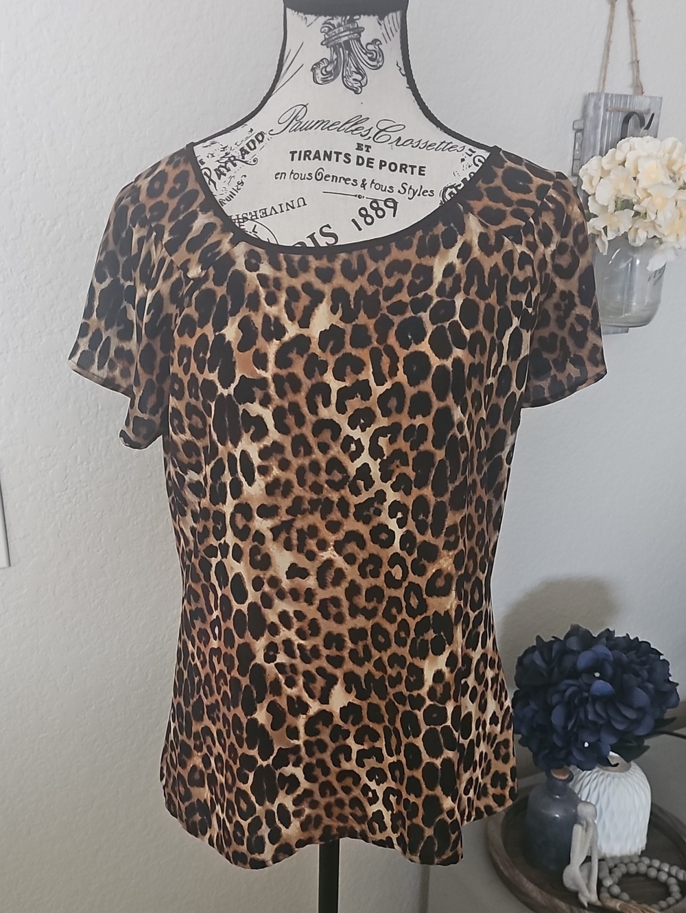 Express Leopard Print Women’s Short Sleeve Blousr